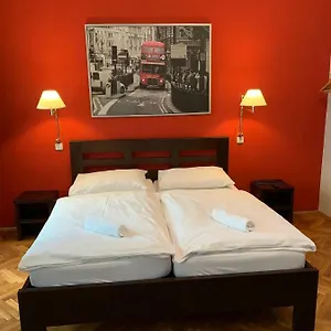 Hotel Central Station Studios